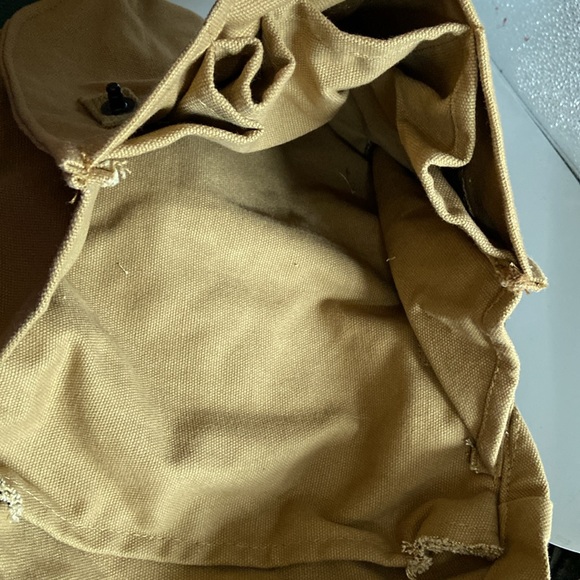 NEW condition tan canvas shoulder bag with 3 pockets & large interior - Picture 6 of 6